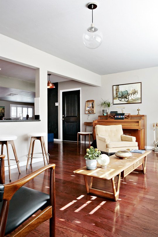 apartment therapy rooms with pianos
