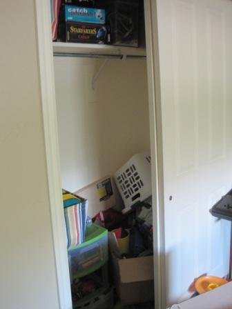 how to build closet storage shelves for the messy closet