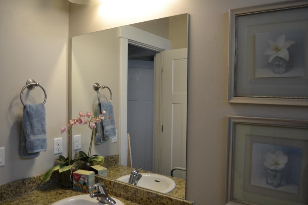 frame-a-mirror-front-bath-before