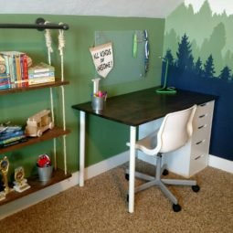 Hanging Bookshelf – Boys’ Bedroom