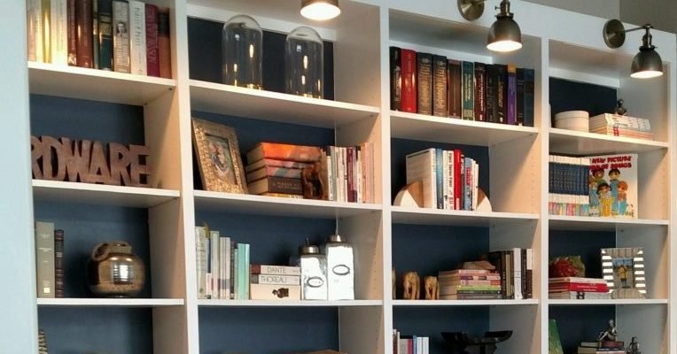 How To Decorate a Bookshelf